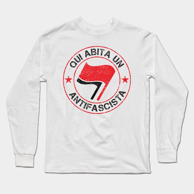 Qui abita un antifascista Long Sleeve T-Shirt by zeno27